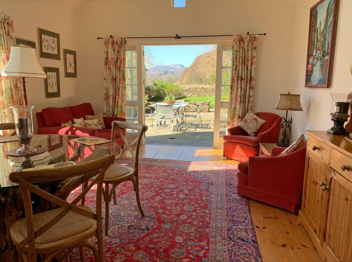 Spacious Cottage - Walk To Крийф Екстериор снимка