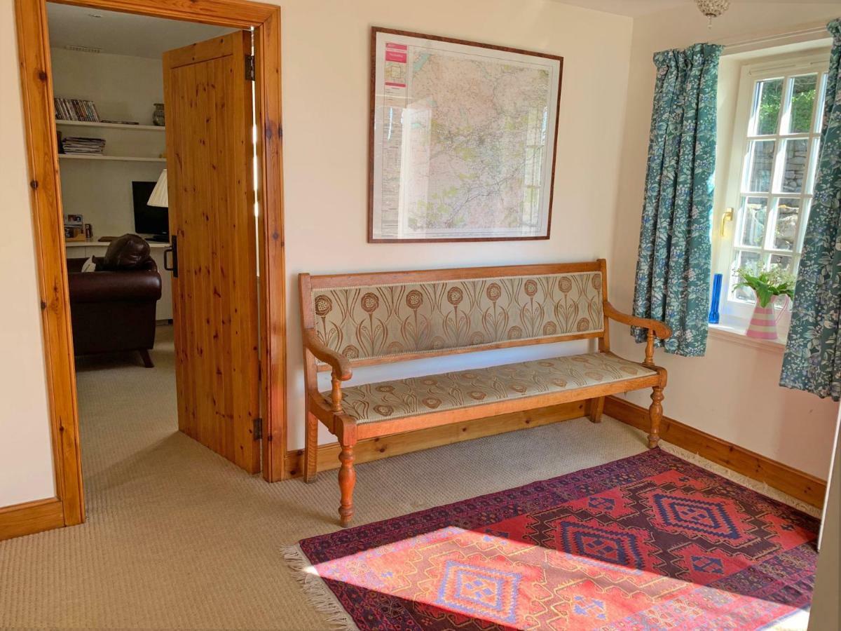 Spacious Cottage - Walk To Крийф Екстериор снимка